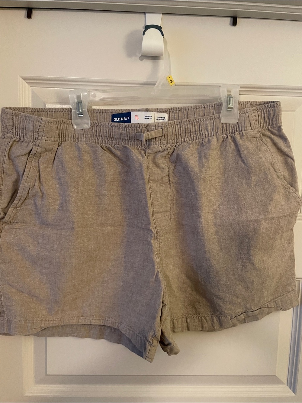 Old Navy Linen-Blend Shorts in Khaki
